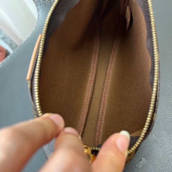 LOUIS VUITTON bag - Picture 3 of 8